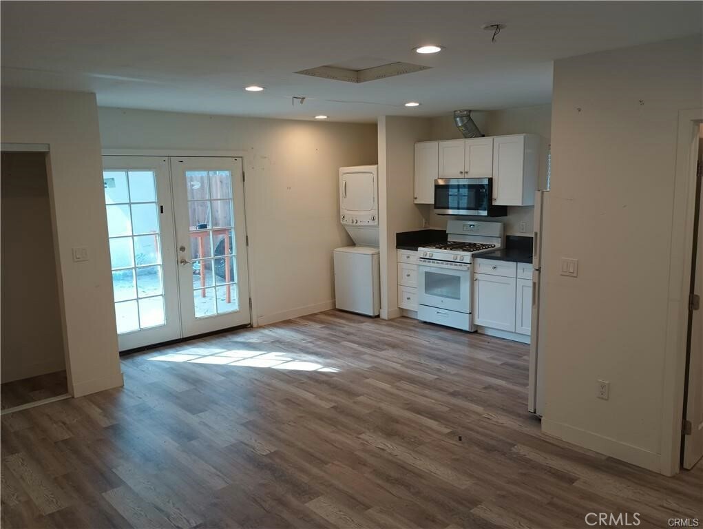 Property Photo: 22441 Saticoy Street CA 91307