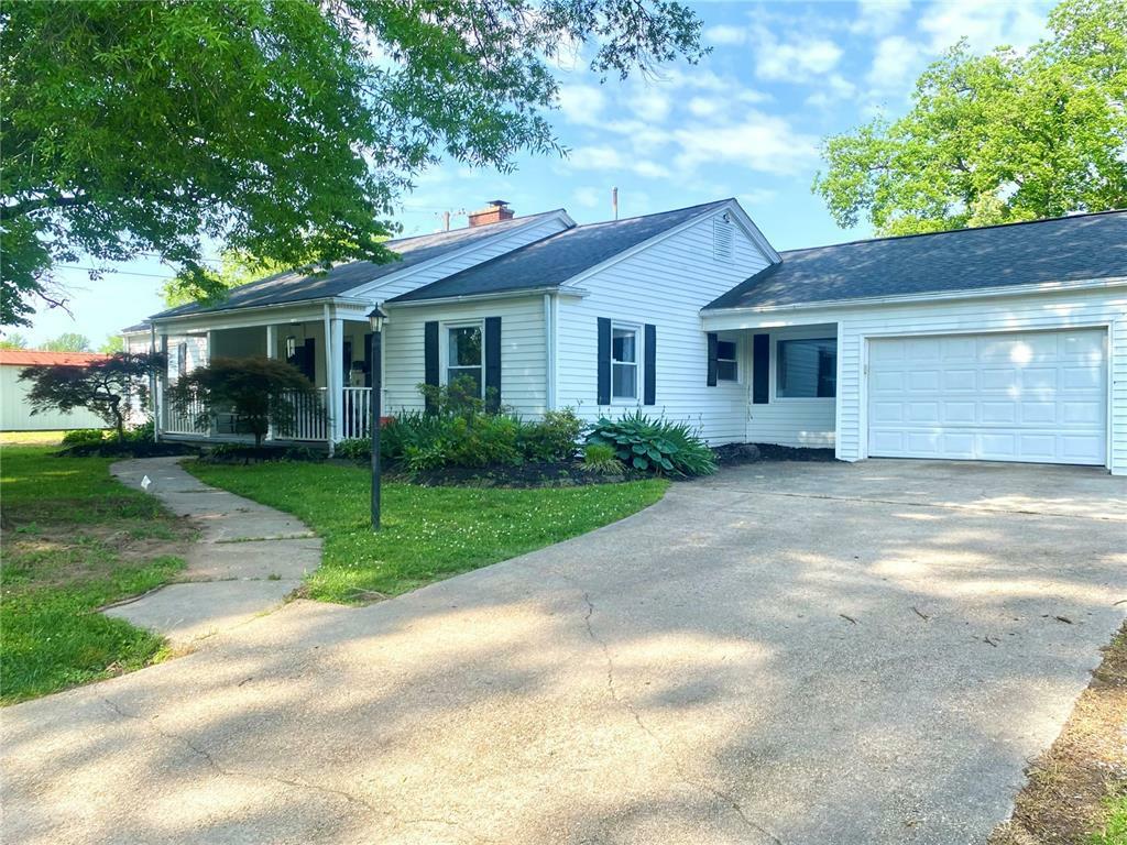 Property Photo: 207 S Thorn Street MO 63834