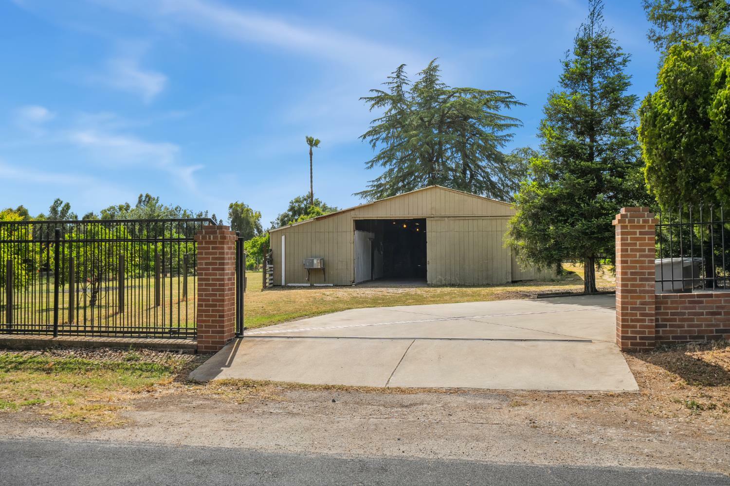 Property Photo: 8110 Blackwood Lane CA 95747