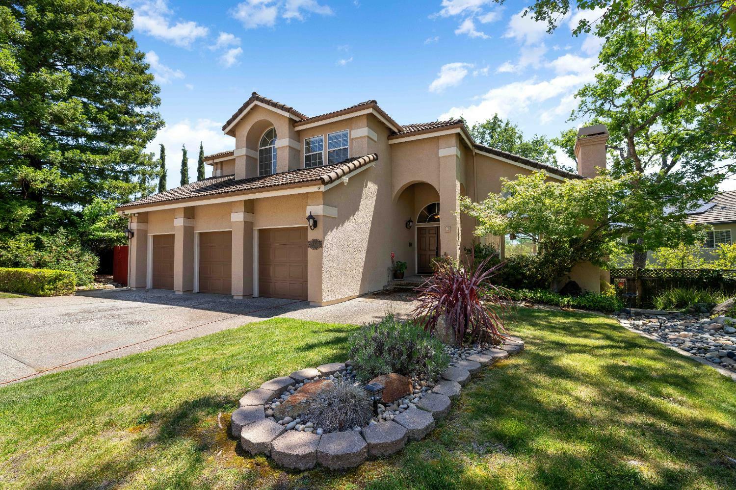 Property Photo: 3640 Roble Court CA 95762