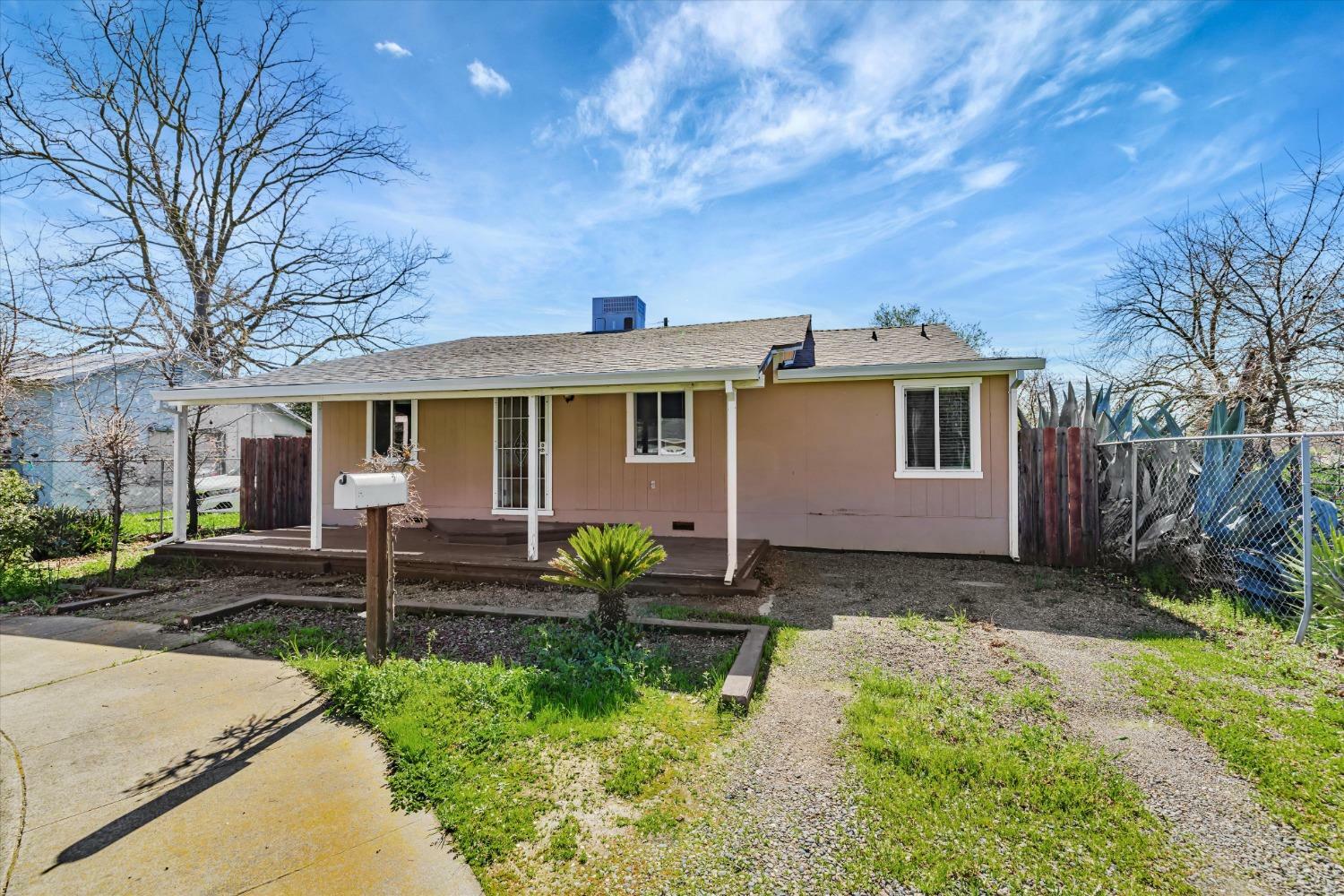 Property Photo: 800 Evans Street CA 95838