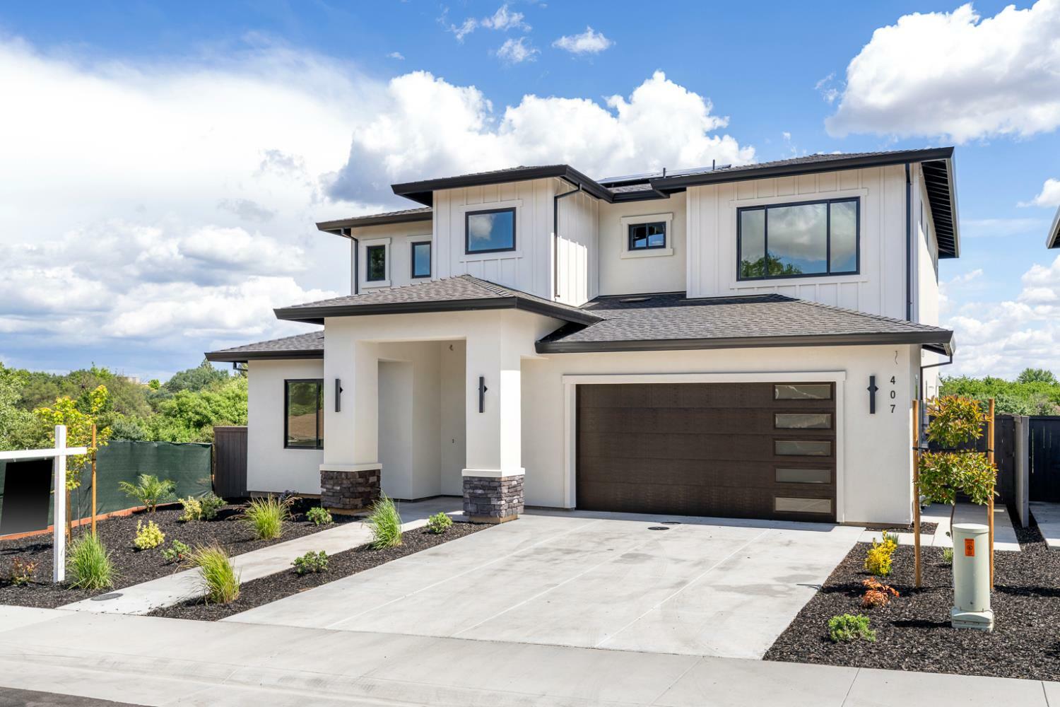 Property Photo: 407 East Street CA 95678