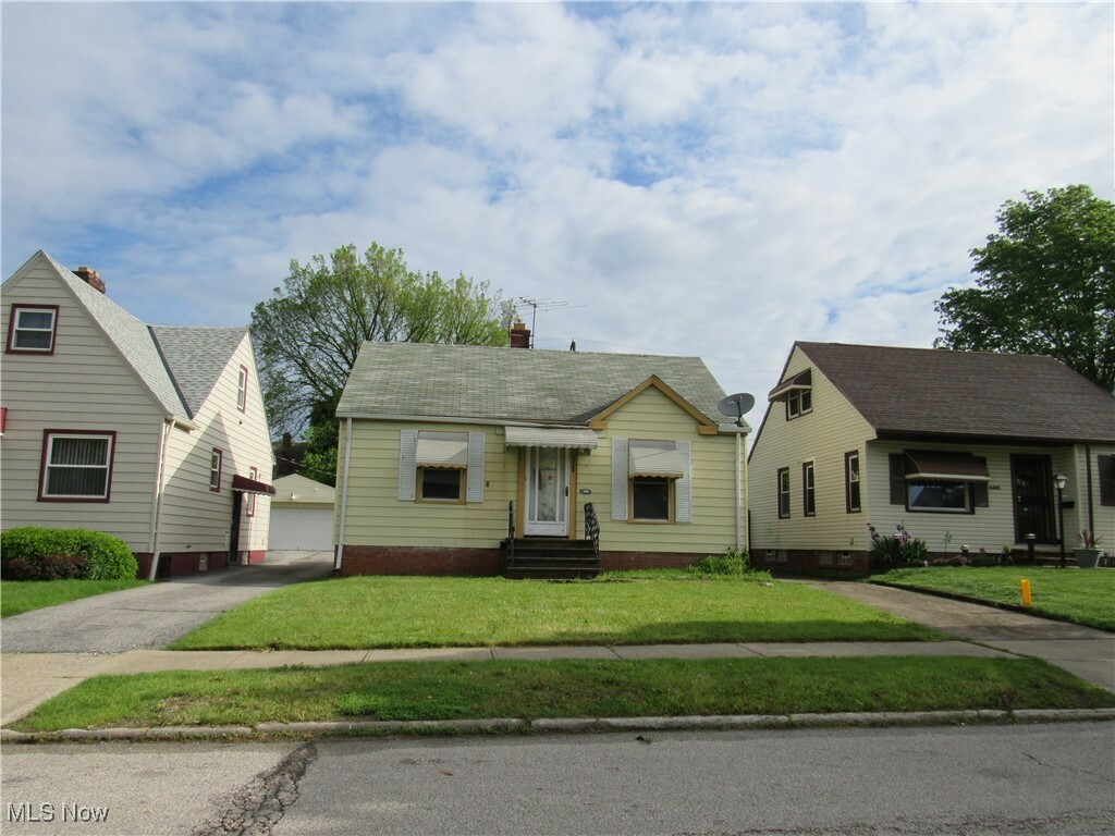 Property Photo: 16405 Glendale Avenue OH 44128