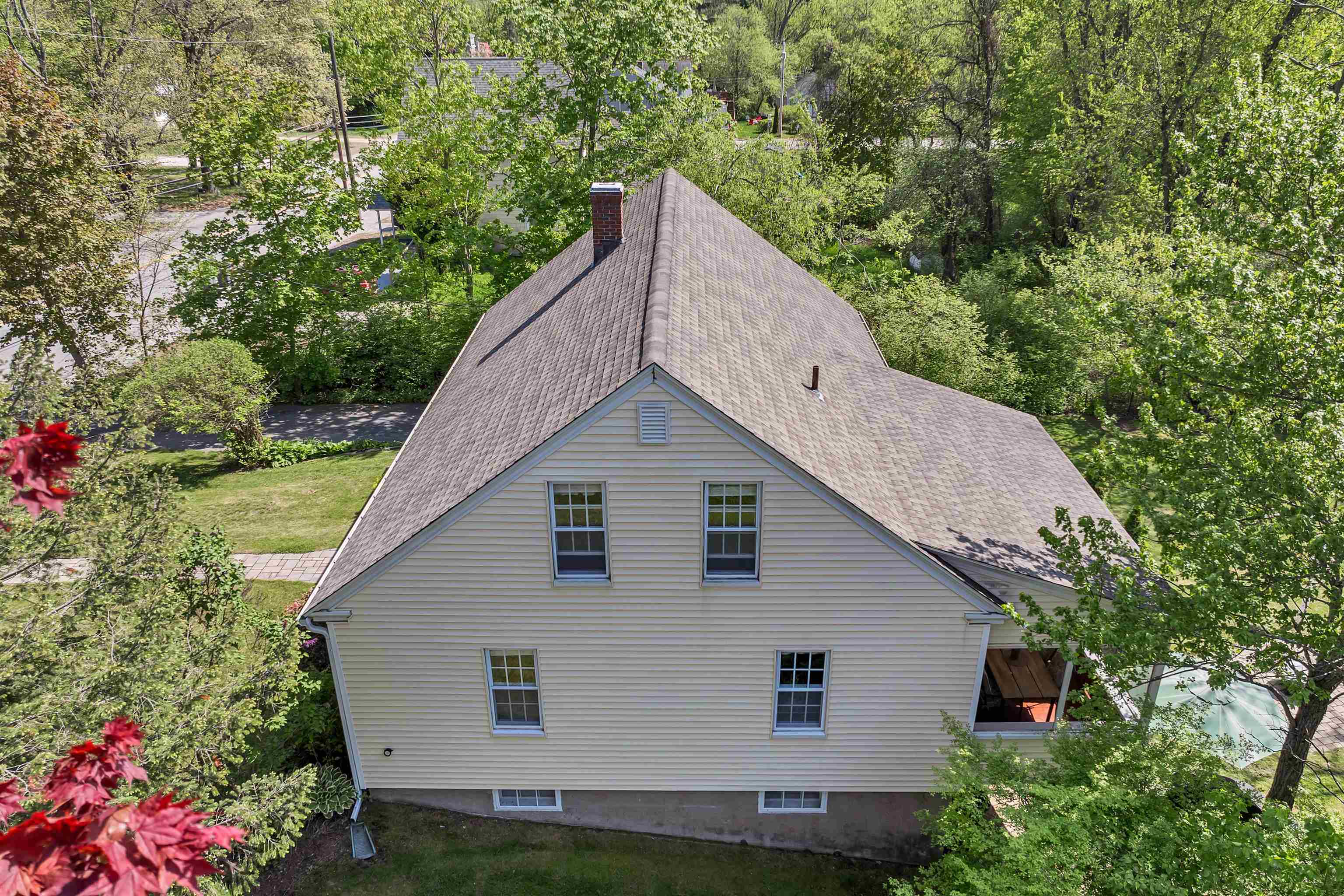 Property Photo: 86 Broadway NH 03275