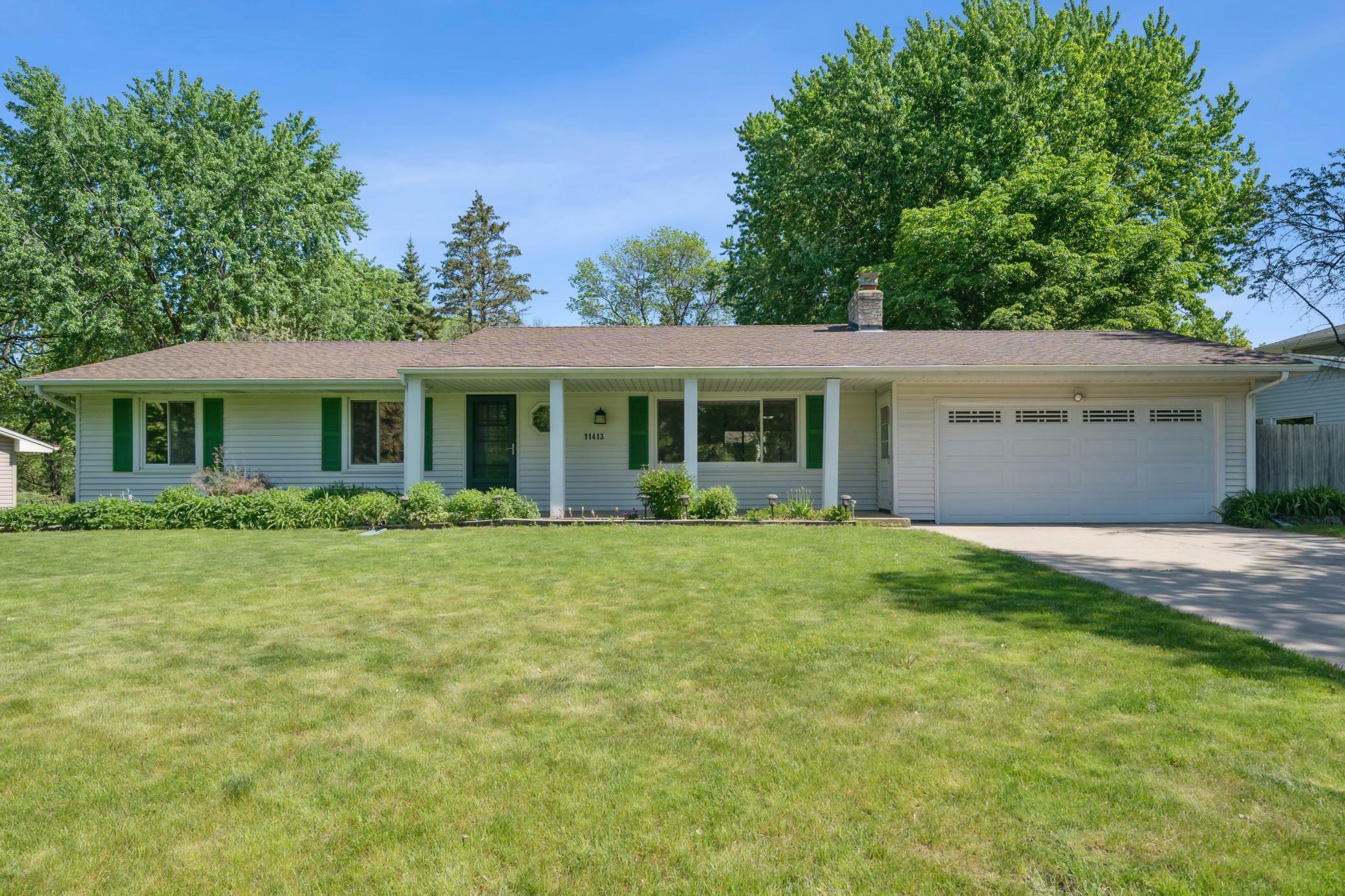 Property Photo: 11413 Christansen Court MN 55337