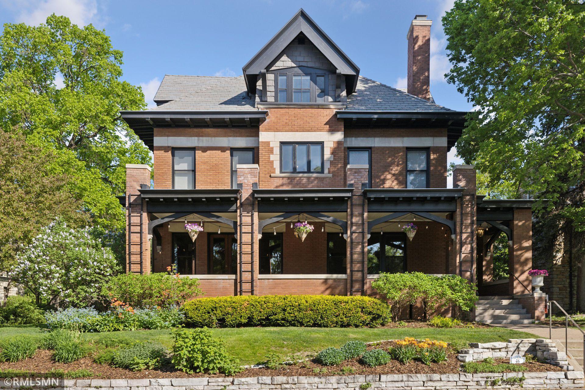 Property Photo: 46 Crocus Place MN 55102