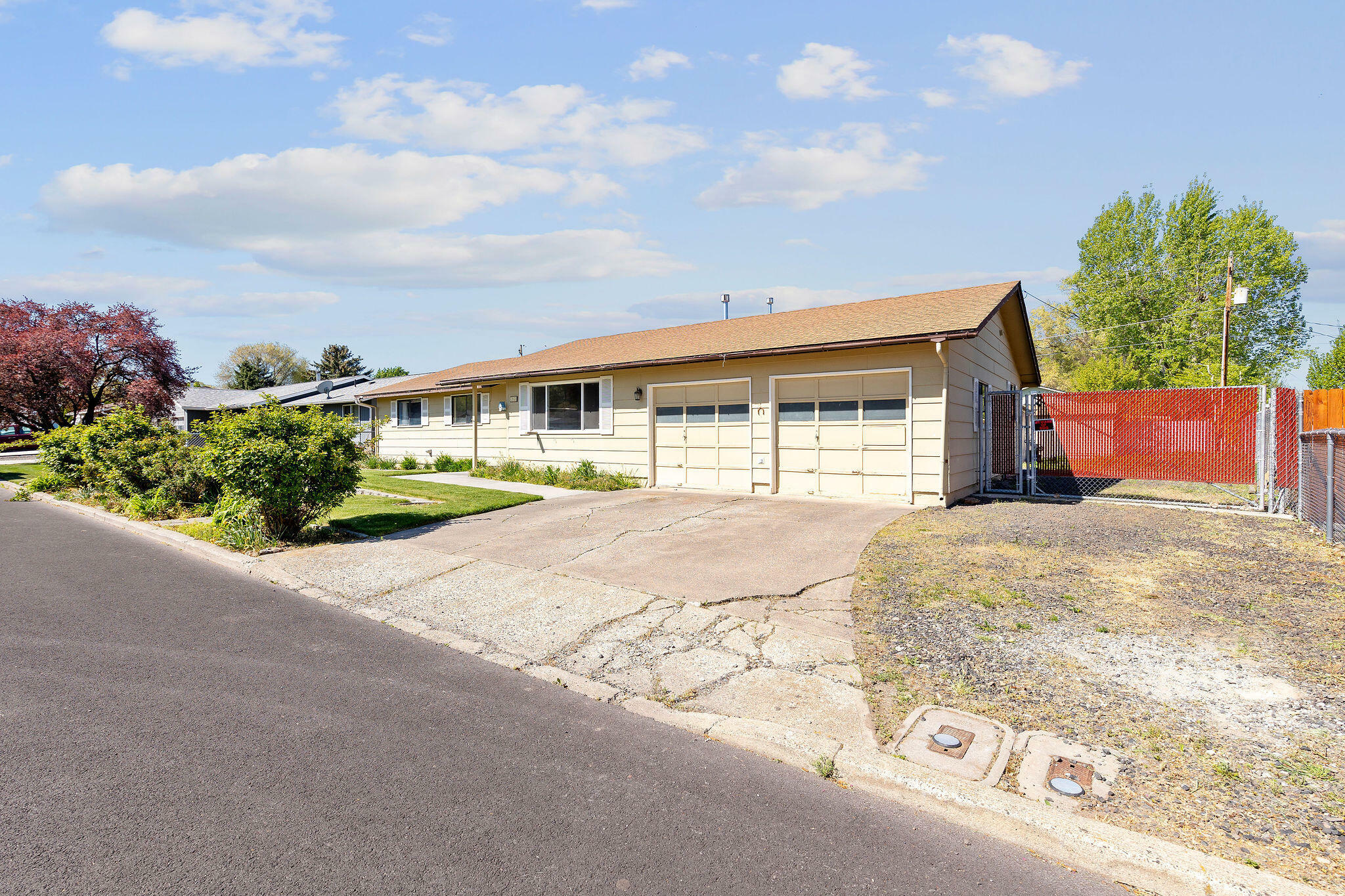 Property Photo: 575 SE Juniper Street OR 97754