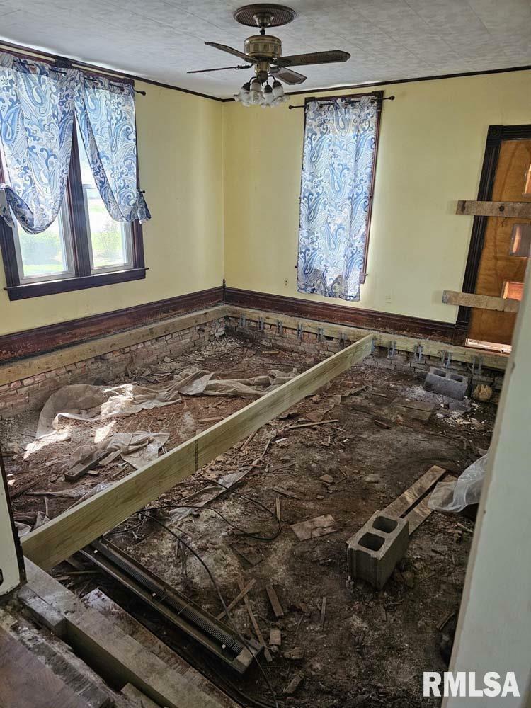 Property Photo: 300 W Prairie Street IL 62320