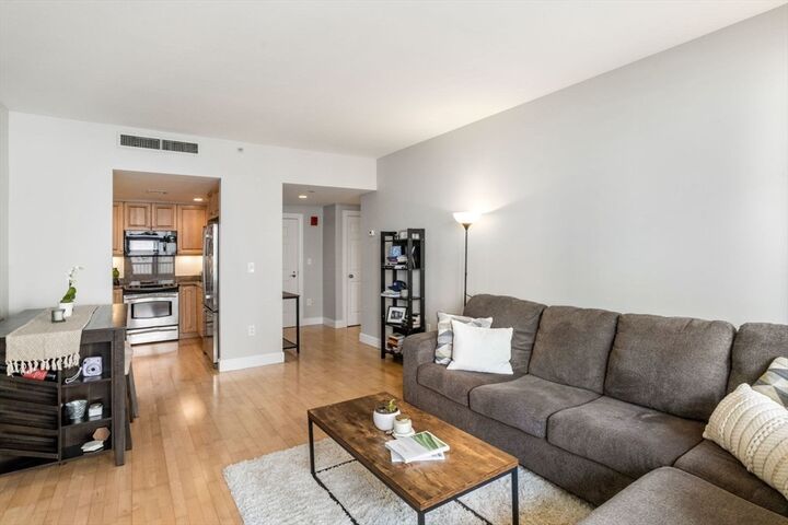 Property Photo:  10 Bowdoin St 514  MA 02114 