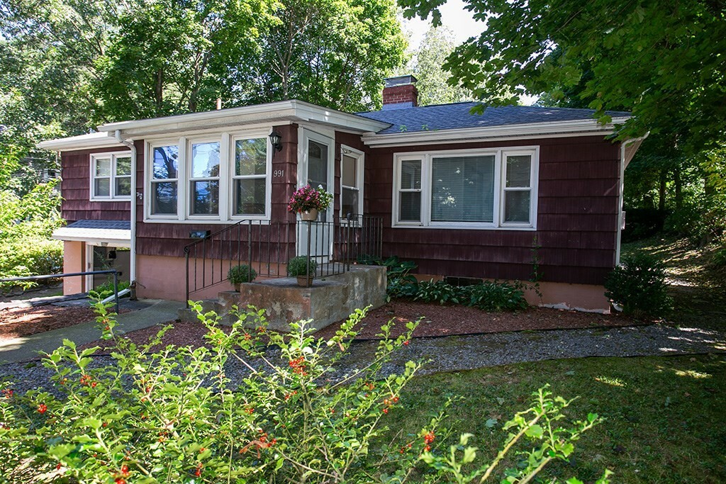 Property Photo: 991 Main Street MA 01453