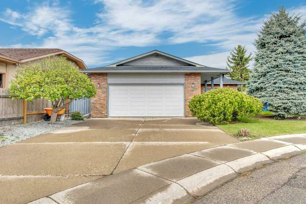 20 Sunmount Green SE  Calgary AB T2X 2B2 photo