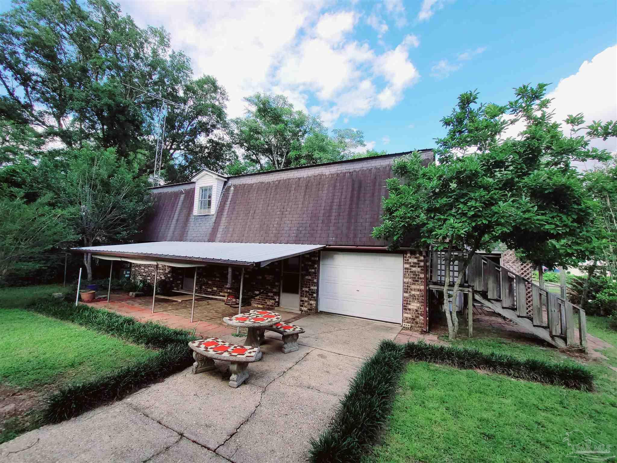 Property Photo:  4525 Mesquite Dr  FL 32583 