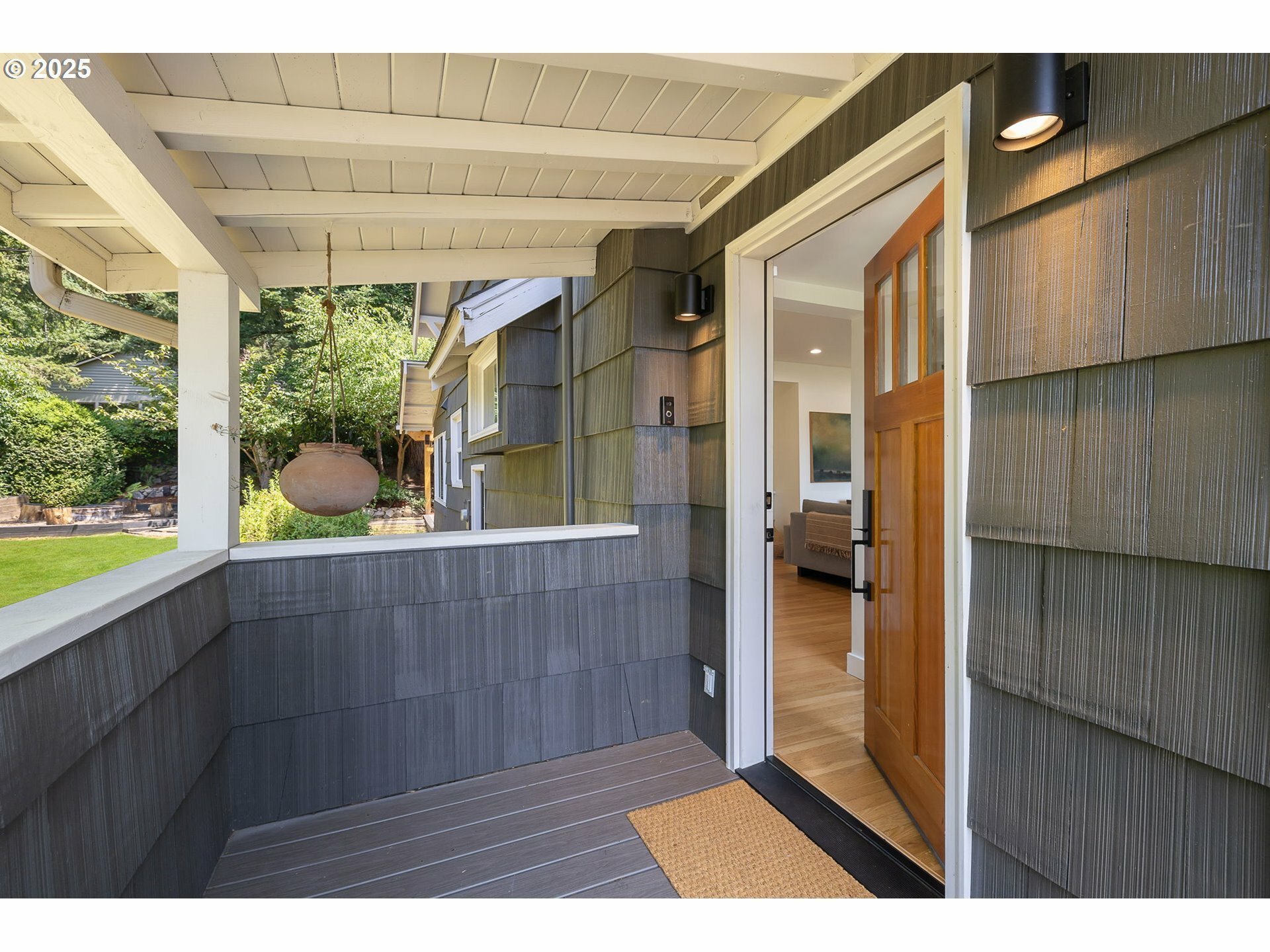 Property Photo: 4314 SW Washouga Ave OR 97239