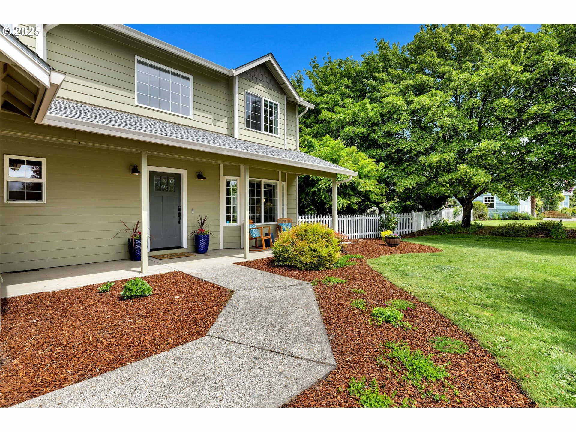 Property Photo: 402 NW 277th Cir WA 98642