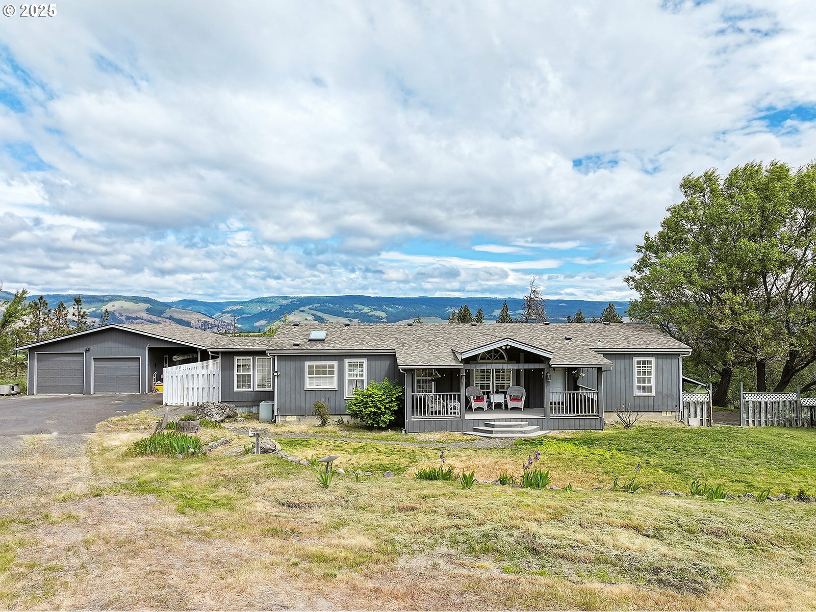 Property Photo: 1779 State Rd OR 97040