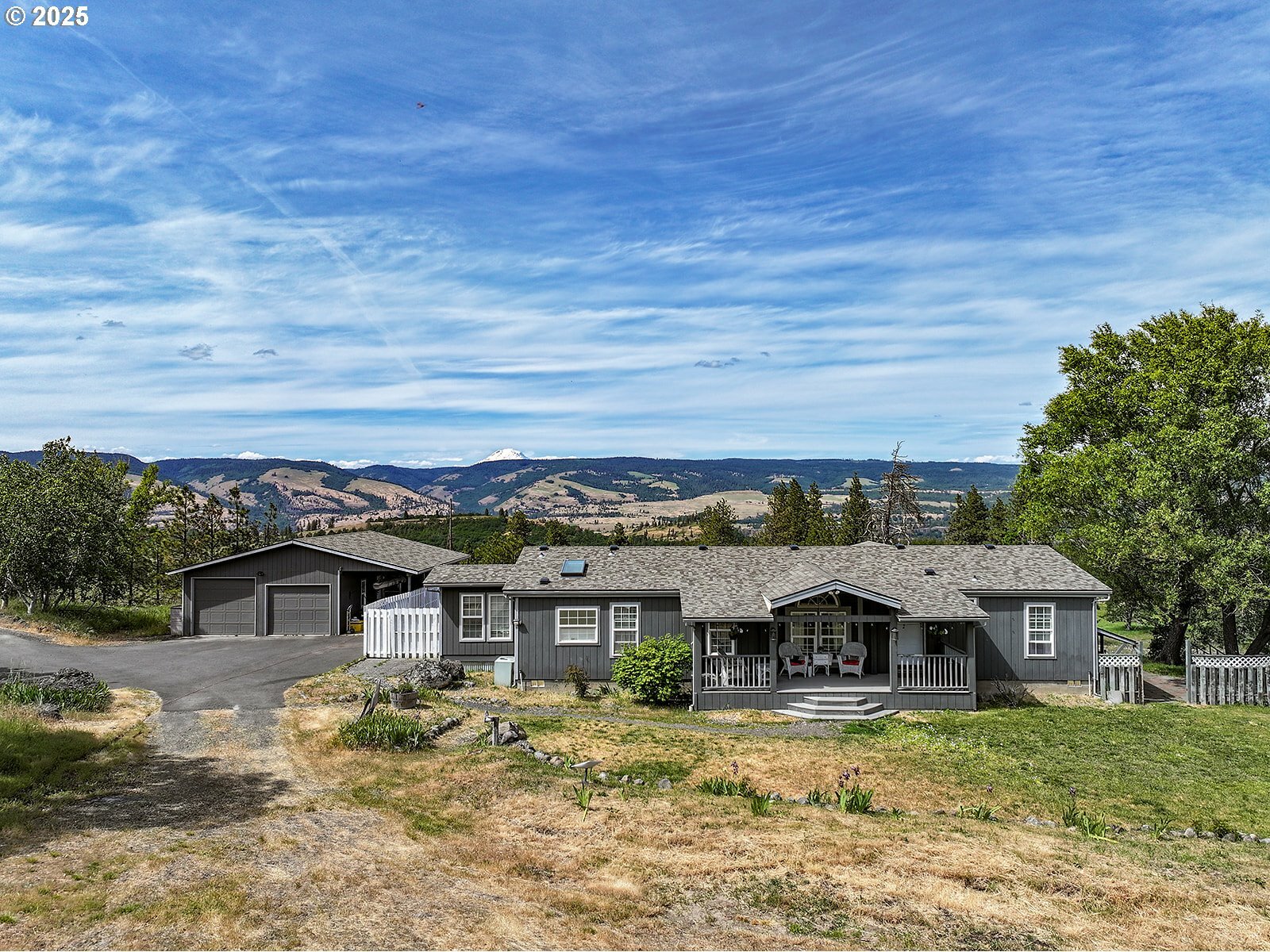 Property Photo: 1779 State Rd OR 97040