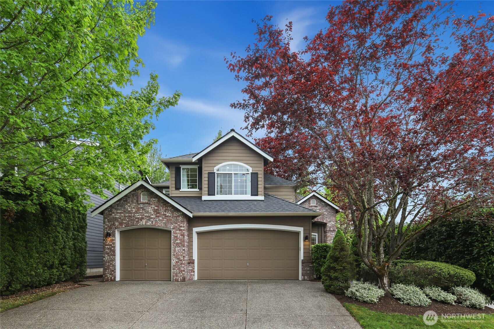 1003  272nd Place SE  Sammamish WA 98075 photo