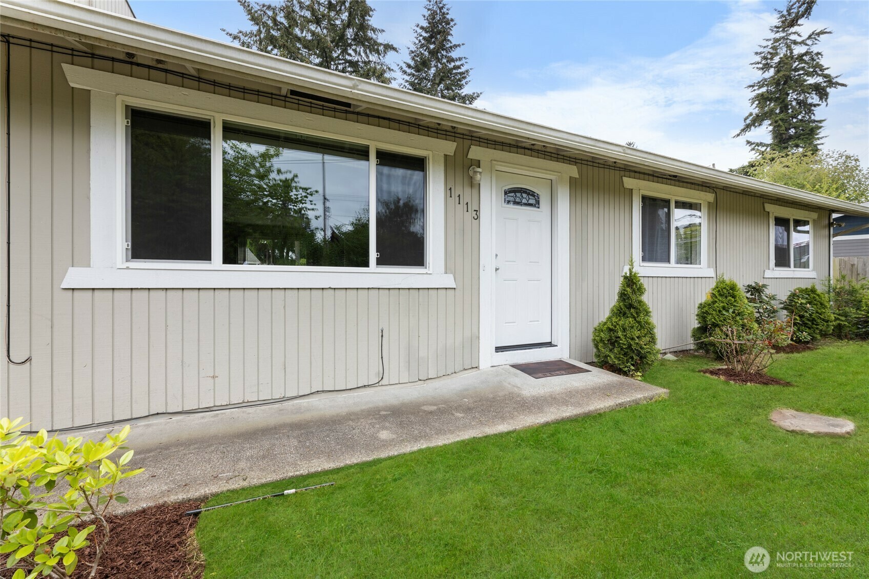 Property Photo: 1113 SW 356th Street WA 98023