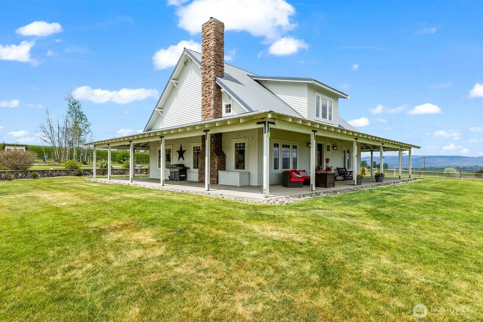 Property Photo: 181 McDowell Road WA 98926