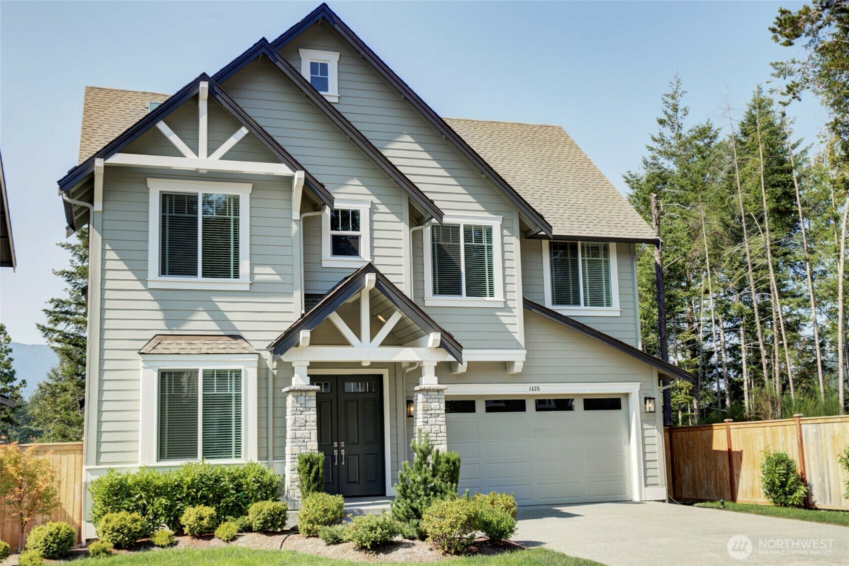 Property Photo: 1435 Elk Run Place SE WA 98045
