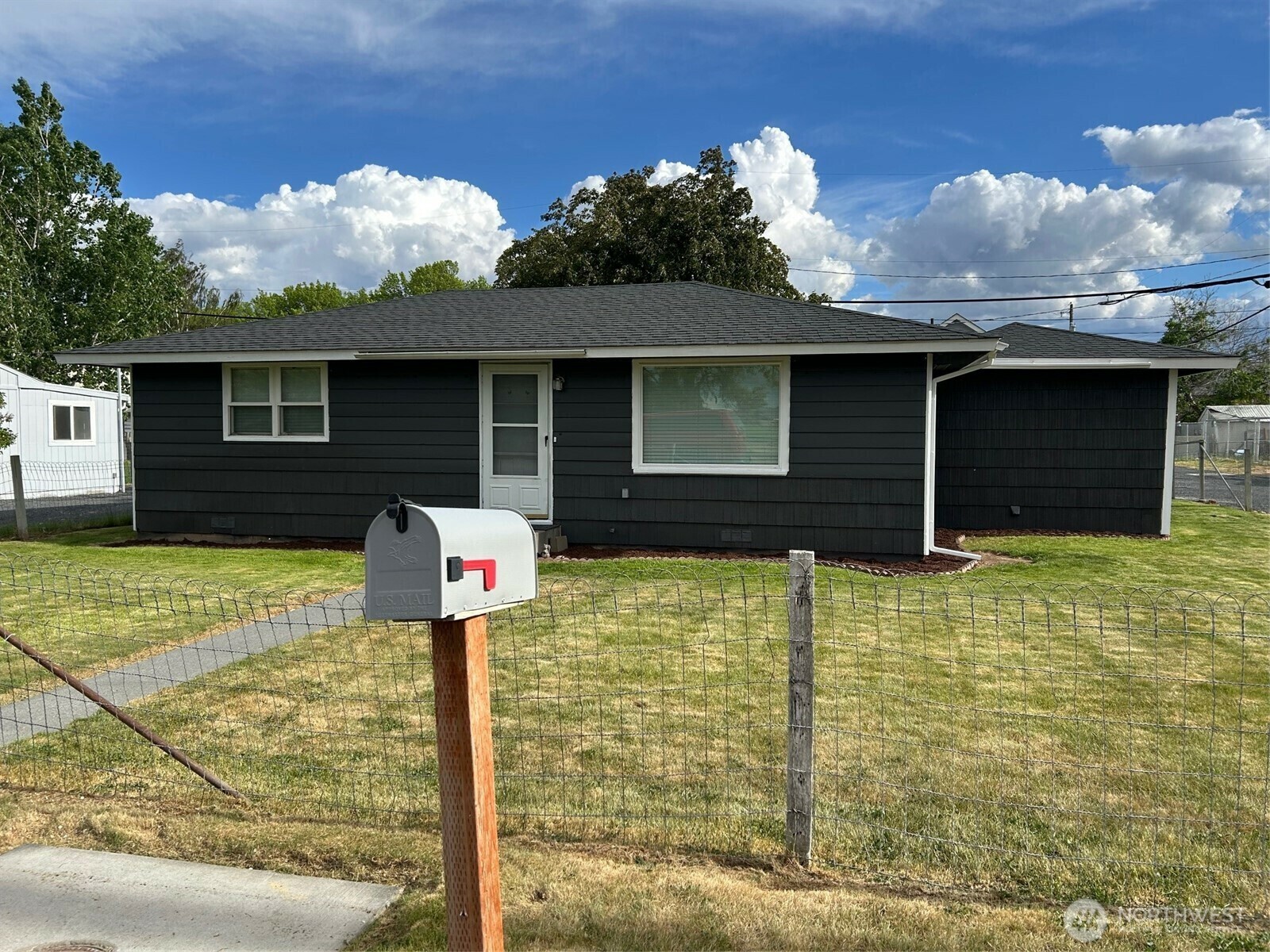 Property Photo: 261 Pioneer Avenue SE WA 98823