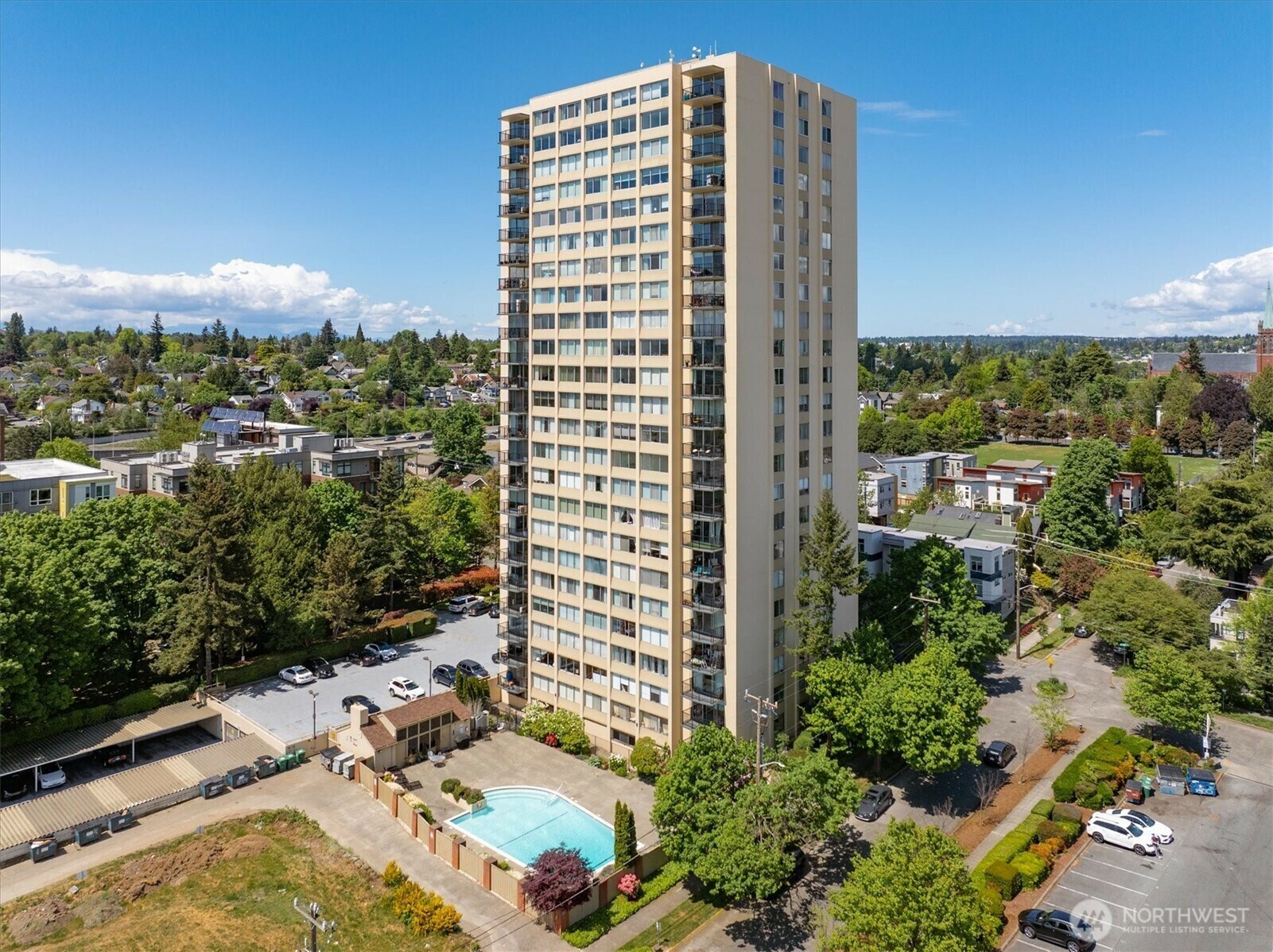 Property Photo: 4540 8th Avenue NE 104 WA 98105