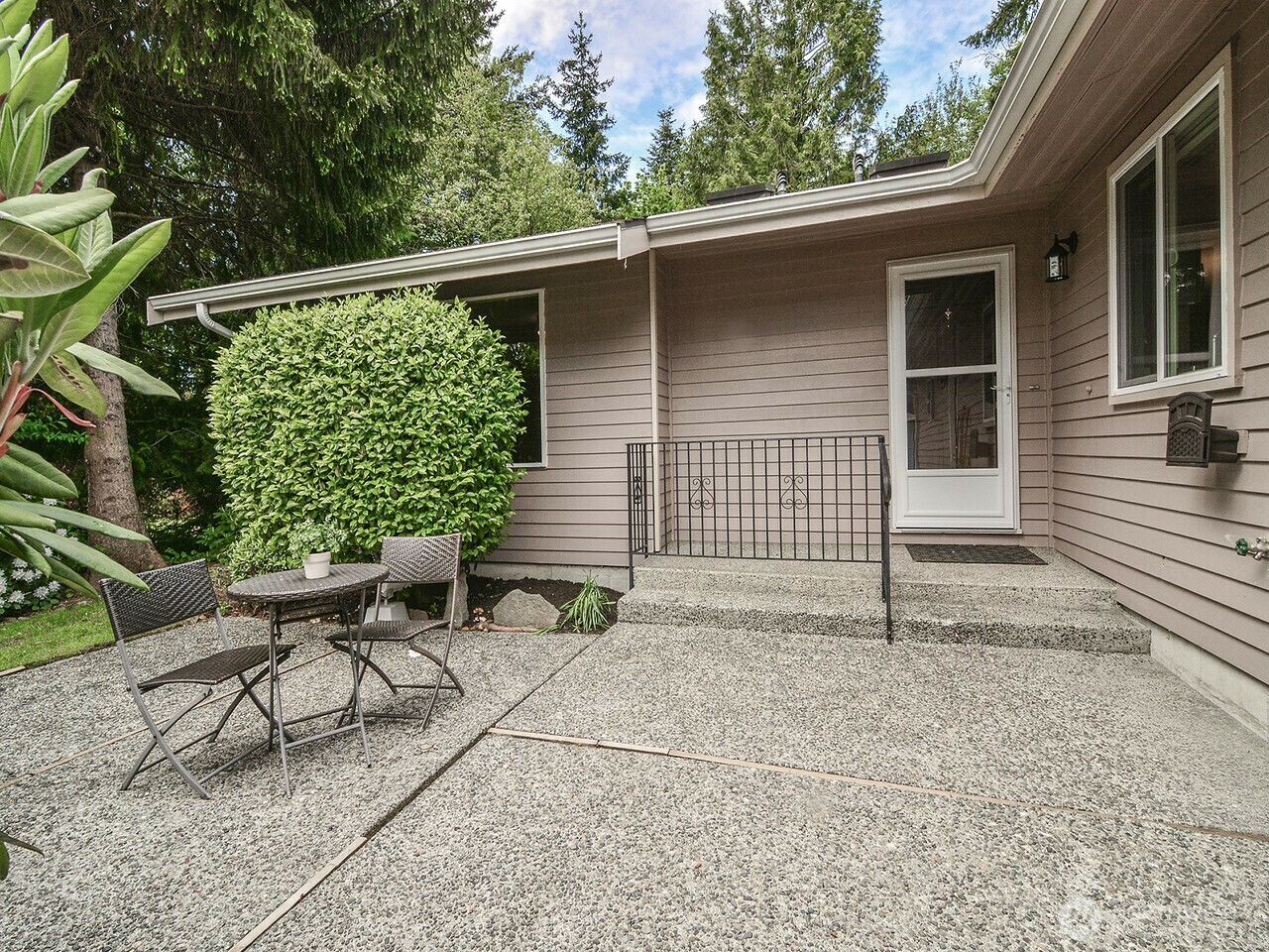 Property Photo: 24829 11th Avenue S WA 98198