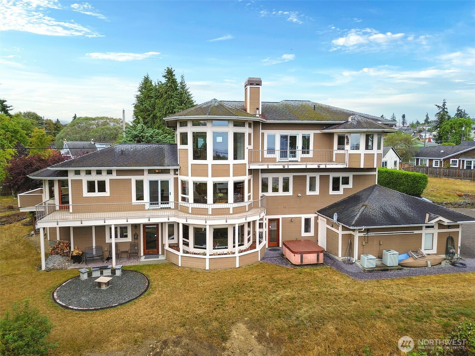 Property Photo: 706 W 4th Street WA 98363