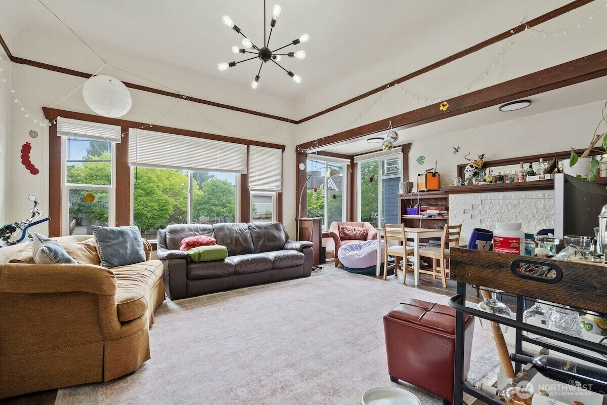 Property Photo: 4723 21st Ave NE WA 98105