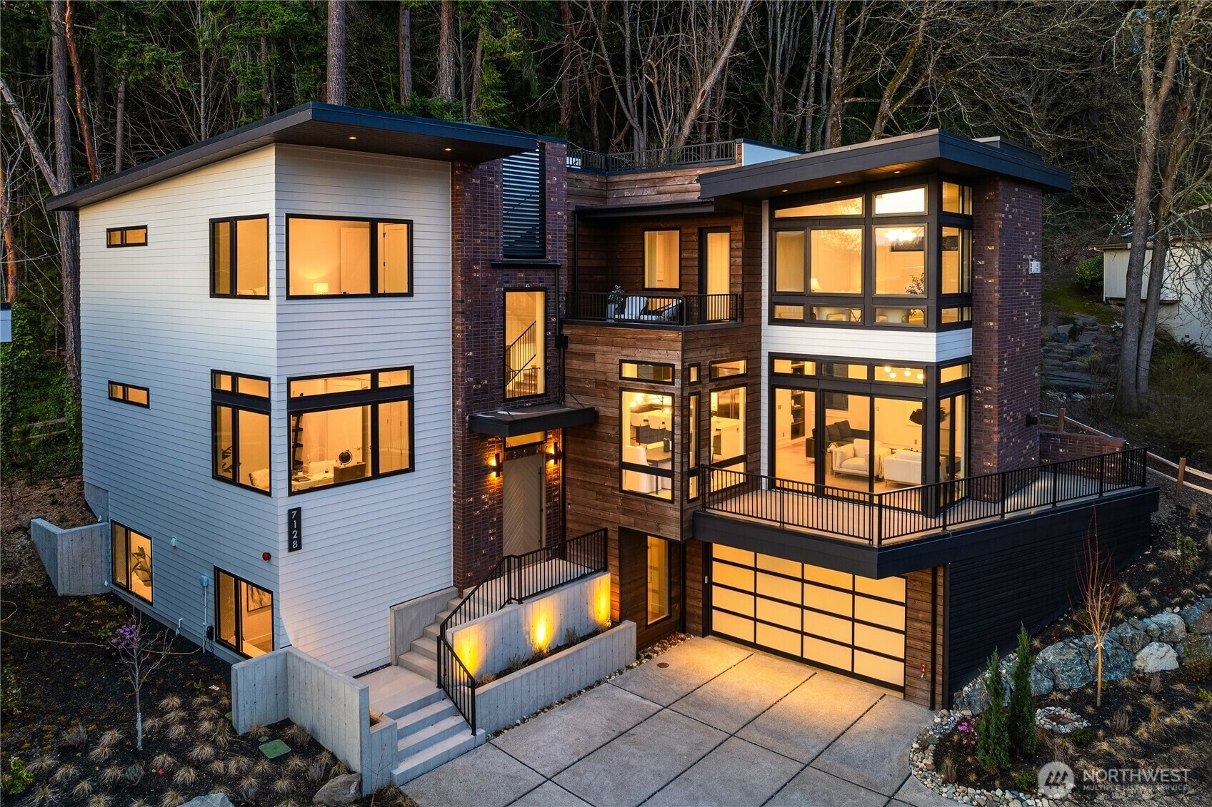 Property Photo: 7128 NE 119th Lane WA 98034