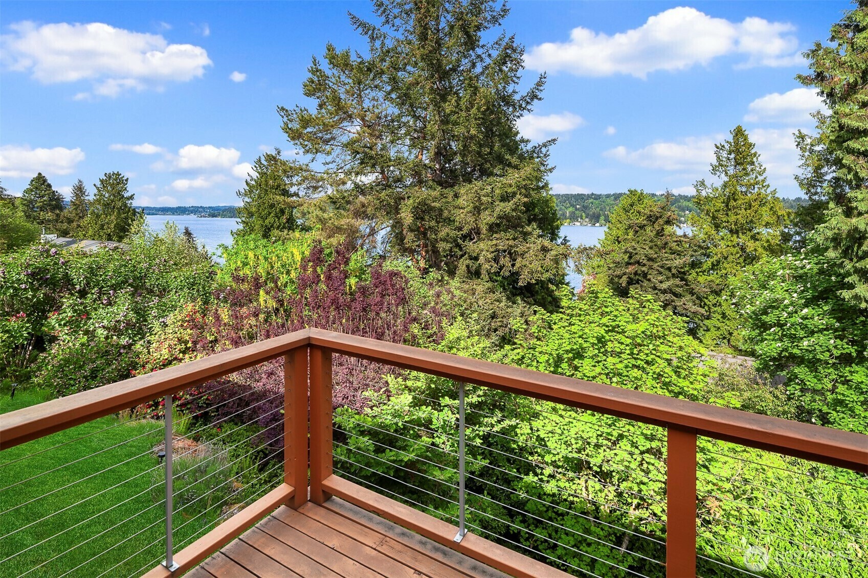 Property Photo: 10762 Exeter Avenue NE WA 98125