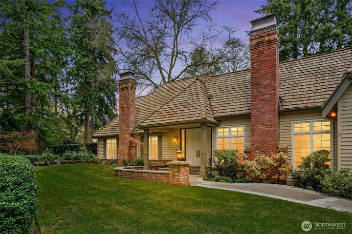 Property Photo: 8150 Evergreen Lane WA 98040