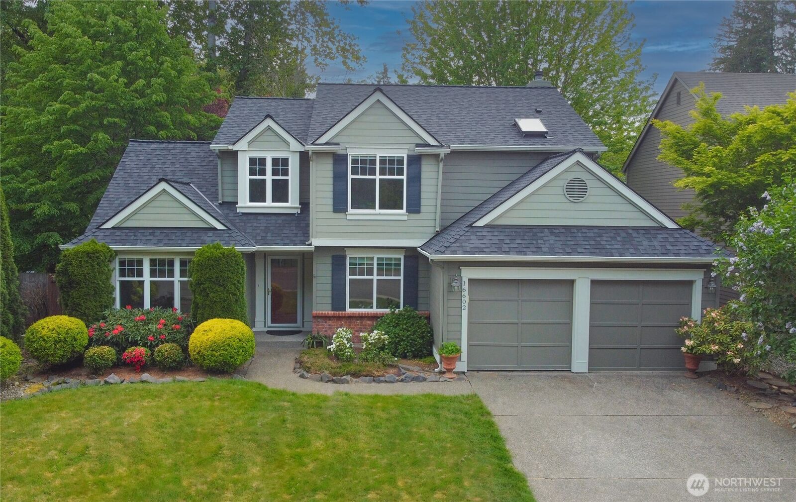 Property Photo: 16602 132nd Avenue E WA 98374