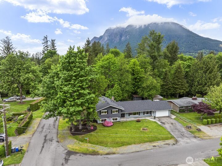 Property Photo: 436 SE Maple Drive WA 98045