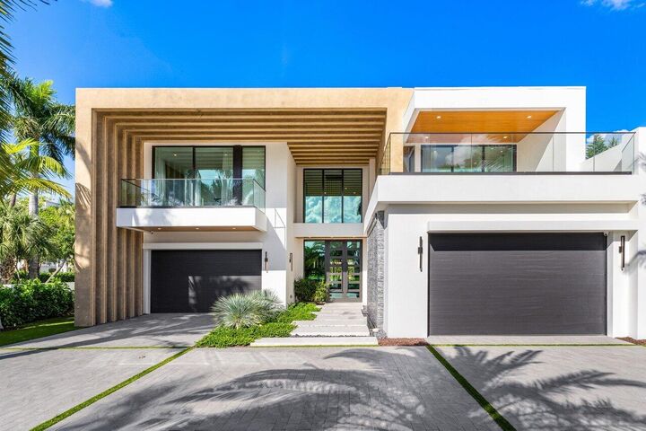 Property Photo:  217 Thatch Palm Drive  FL 33432 