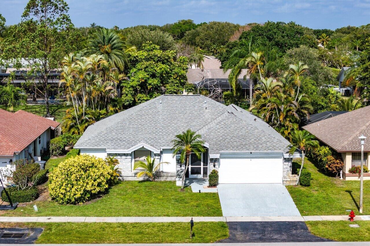 Property Photo:  18320 181st Circle S  FL 33498 