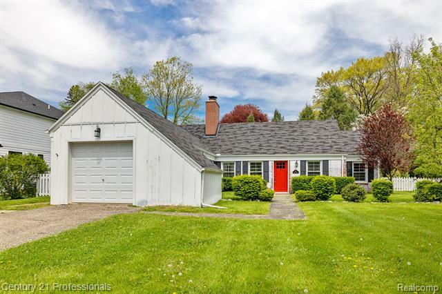 Property Photo: 186 Eileen Drive MI 48302