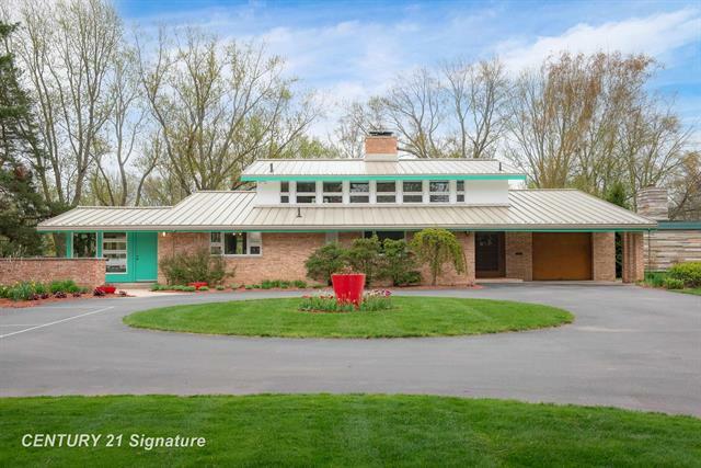 1015 W Sugnet Road  Midland MI 48640 photo