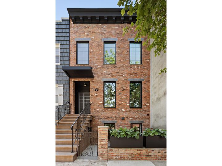 Property Photo:  98 Conselyea Street  NY 11211 