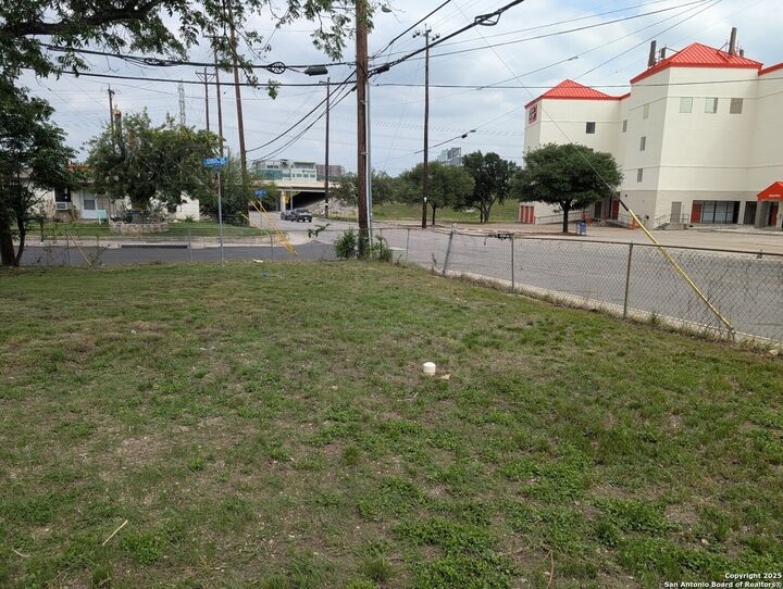 Property Photo: 550 Springwood TX 78216