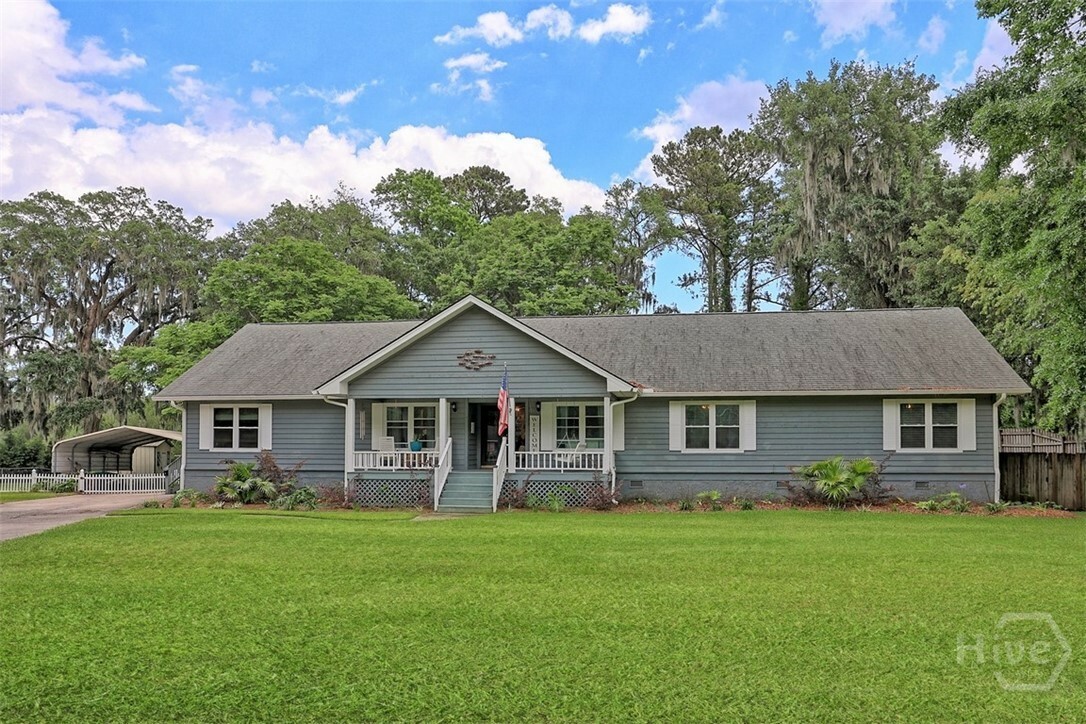 Property Photo: 17 E Point Drive GA 31410