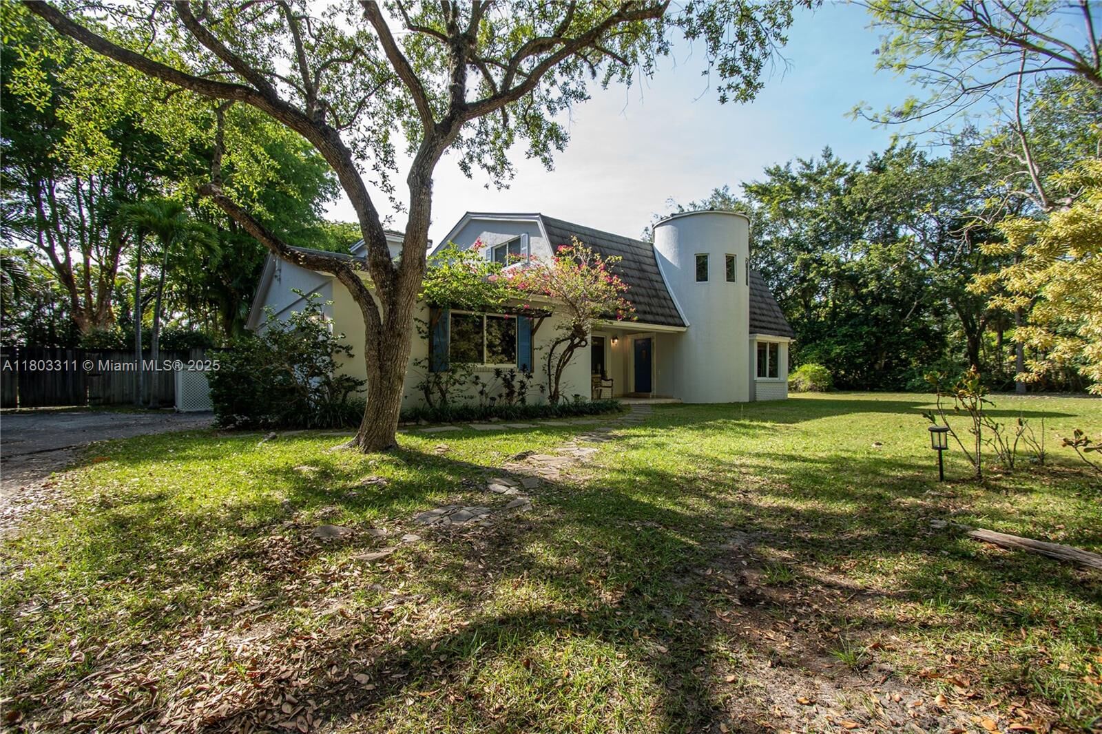 Property Photo:  10900 SW 90th Ave  FL 33176