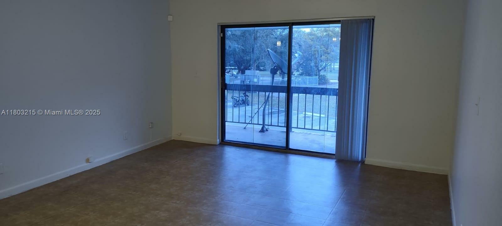 Property Photo: 4003 N University Dr 201 FL 33351