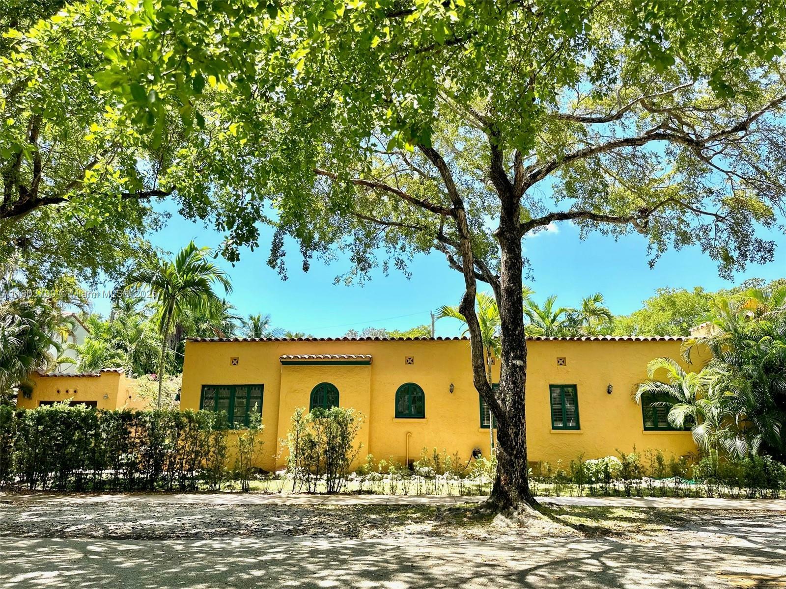 Property Photo: 1103 Genoa St FL 33134