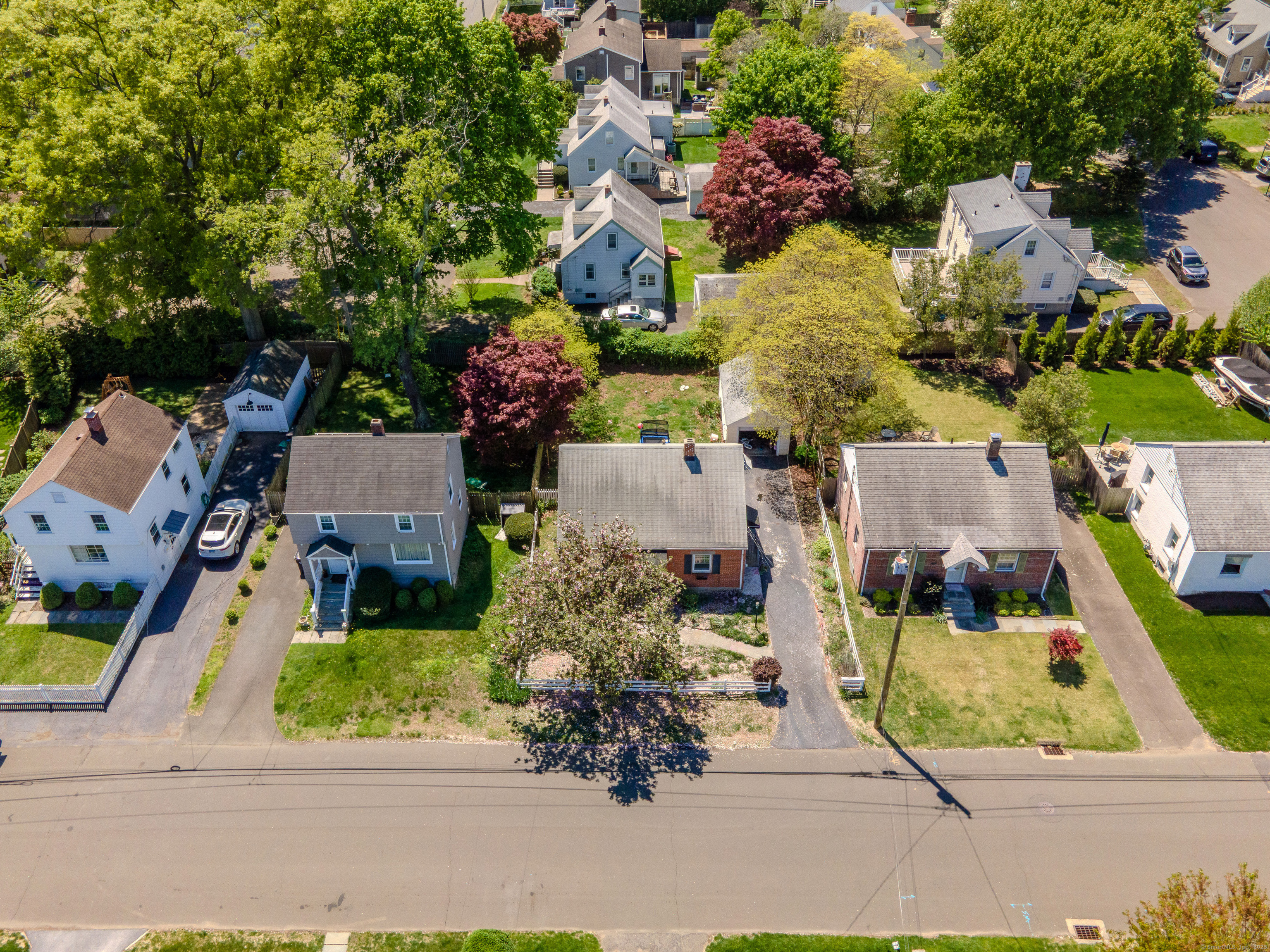 Property Photo:  172 Alden Street  CT 06824 