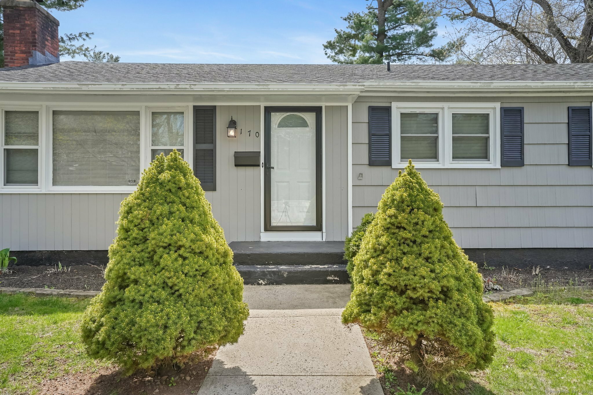 Property Photo: 170 Riverside Drive CT 06518