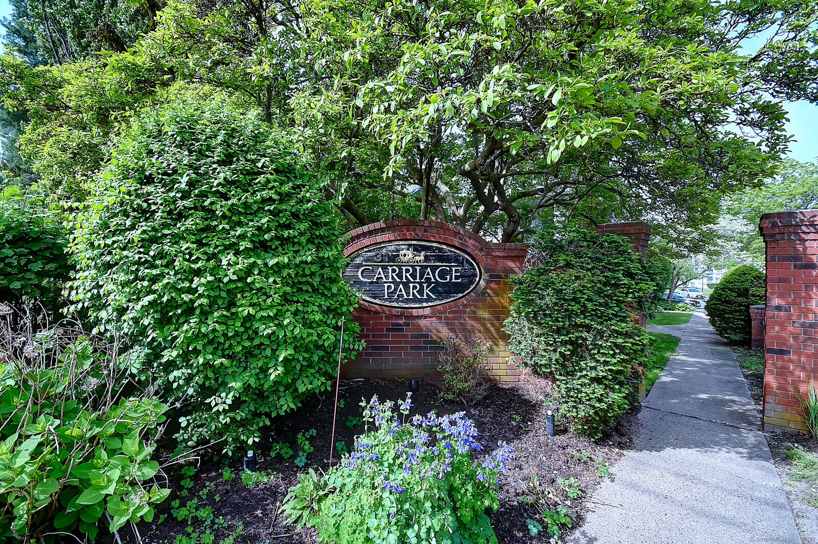 Property Photo:  31 High Street 3104  CT 06118