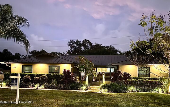 Property Photo:  3204 Nottingham Lane  FL 32926 