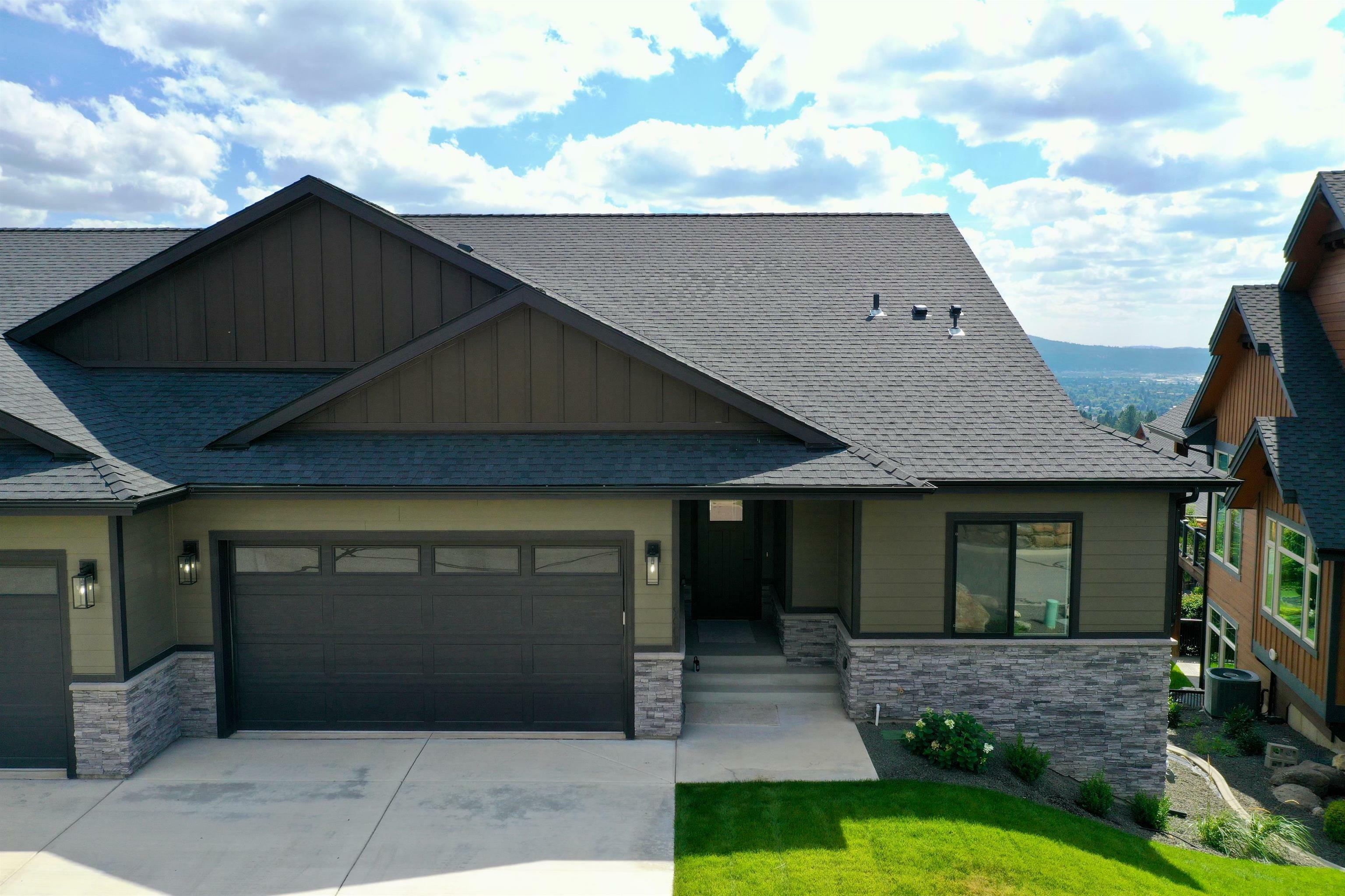 Property Photo: 9002 E Clearview Ln WA 99217