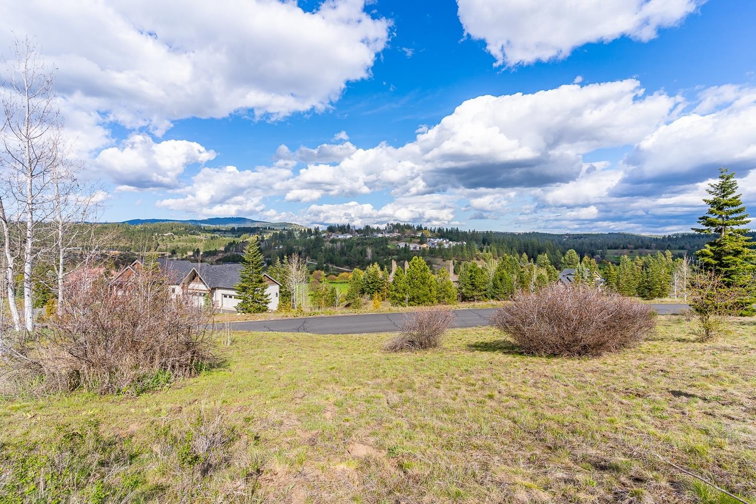 Property Photo: 12112 S Fairway Ridge Ln WA 99224